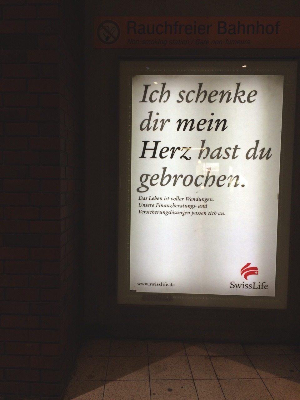 3-41am:  Ich schenke dir “mein Herz” hast du gebrochen.