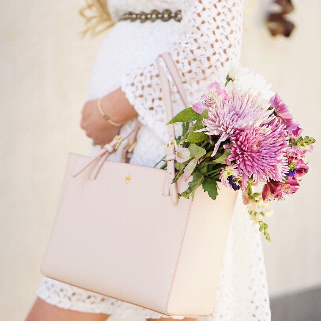 awonderfulpalmettolife:  lillyandleopard:  Kaitlyn Jones, A Touch of Pink      (via