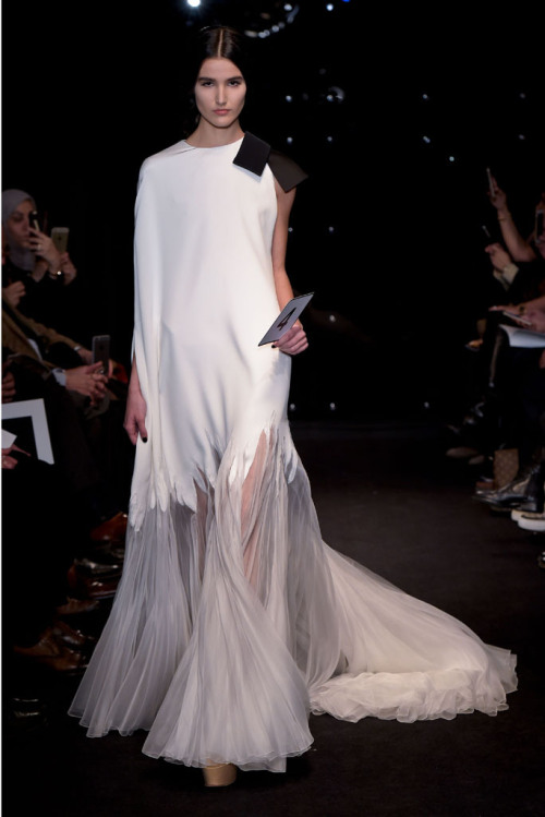 notordinaryfashion: Stephane Rolland Haute Couture Spring 2016 i’d marry in this