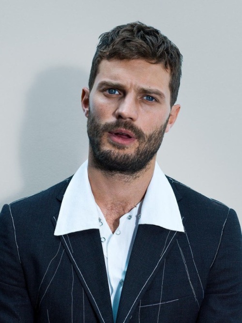 Brand new photoshoot of Jamie: http://jamie-dornan.org/gallery/thumbnails.php?album=1109