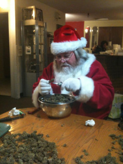godshideouscreation:  oregonbudlover:  This is what you get when you’ve been good all year!  Yes, I’ve been good.