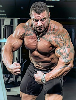 worldbodybuilders:  Mikhail Sidorychev.