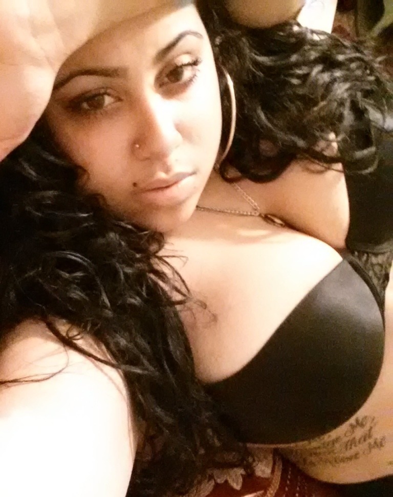 thickbootytoodamnbig:  Online Adult DVD Rentals http://bit.ly/18hbz8p | Live Webcam
