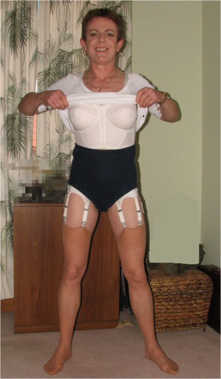 gnjayne:gnjayne: More from the seemingly ever giving gym knickers, long-line bra, 8 strap suspende