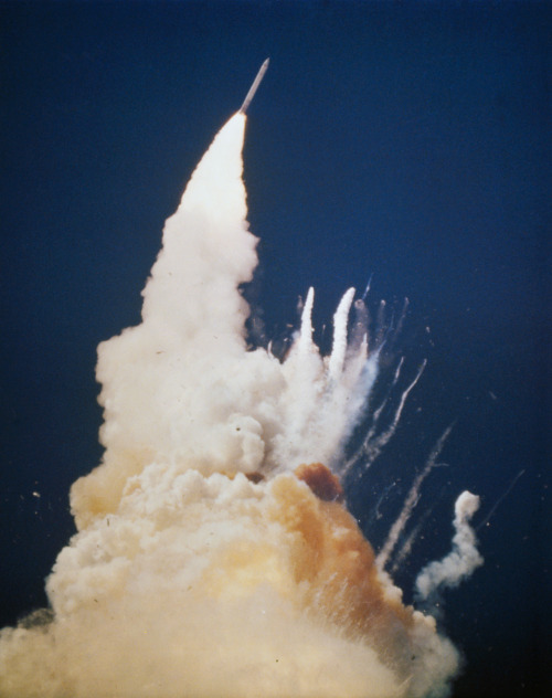 humanoidhistory: A moment of tragedy when the Space Shuttle Challenger explodes in the sky over Cape