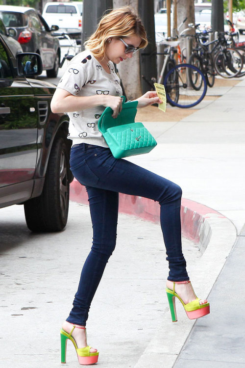Emma Roberts Street Style.