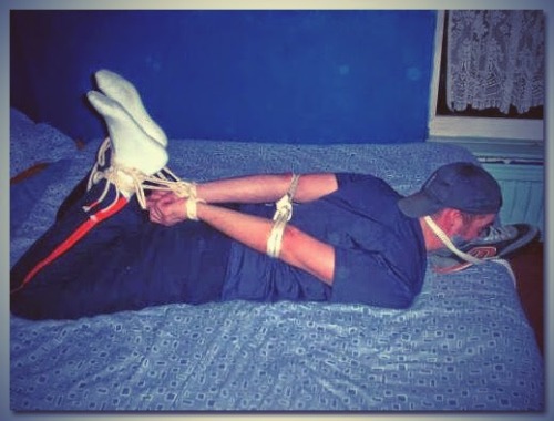 bondagebrosef:  Authentic skate punk would regret stealing a roommates socks assuming they weren’t possibly worsened than his own.