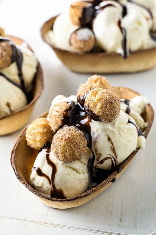 damn-good-food: Churro Ice Cream Boats