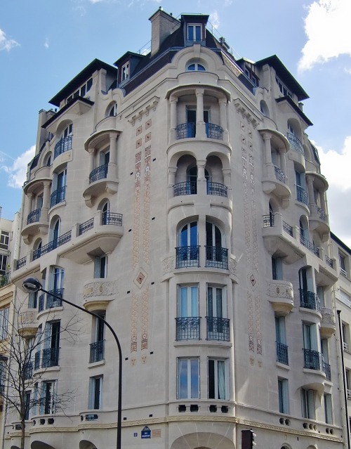 gillesboncourt:  Paris, Immeuble Art Déco, 14ème