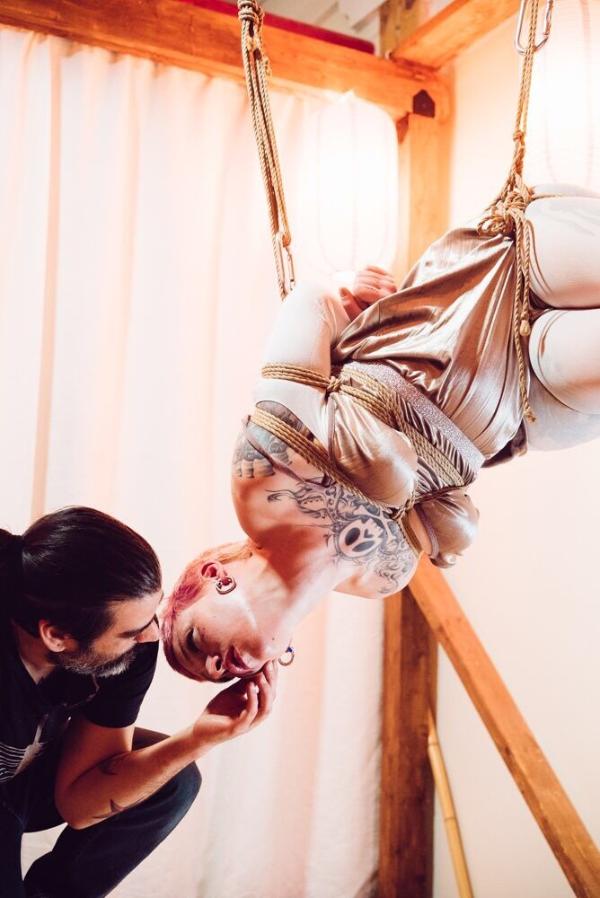 enbydea-masochist:Performance with Shawn Distrait Soiree Shibari III at Tension Mtl