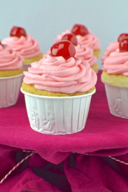 foodffs:  SHIRLEY TEMPLE CUPCAKESReally nice recipes. Every hour.Show me what you cooked!