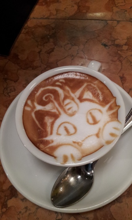 Insane Latte Art Latte art that can cheer up anyone in the morning! :D