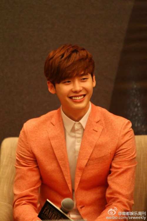 [Photo] 07/02/2015 Lee Jong Suk @ Guangzhou FM Press Conference Credit : ©南都娱乐周刊