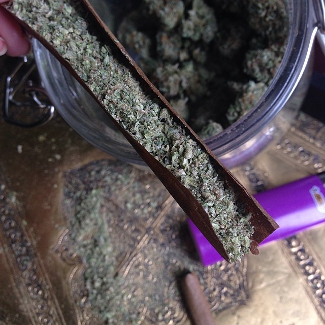 highhh-vibes:  weedporndaily:  Gonna get higher and hiiiiigher by chiefdaze http://ift.tt/1mYV5wY