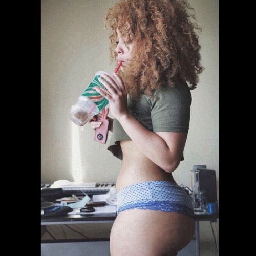 thecakemagazine:  Good morning ladies hashtag #thecakemagazine in your cake pics