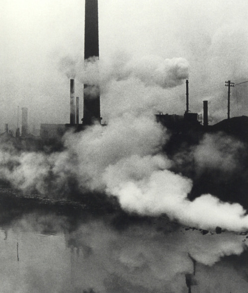 flashofgod: Bill Brandt, Sheffield, 1937.