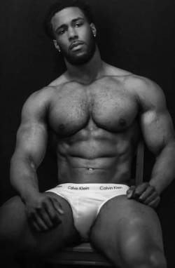 dirty-nasty-black-boi:  Sexy Brutha, Rocking