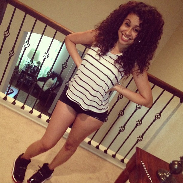 blacklatinaaa:  Funsize girls do it better 😏🙈👌 