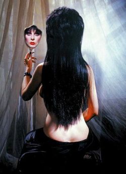 videoreligion:  Elvira, Mistress of the Dark