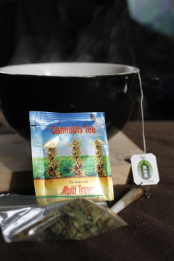 feministsnail:  Wake and bake and a cup of tea.  Could totally use this atm!