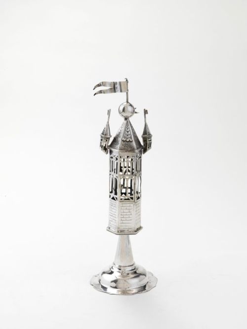 ir-hakodesh:Two German 19th century silver Havdalah spiceboxes