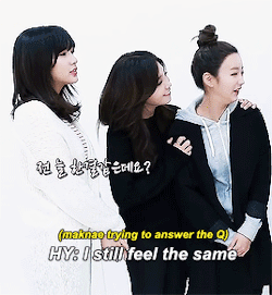 parkchorongs: maknae trying to answer but unnies don’t listen