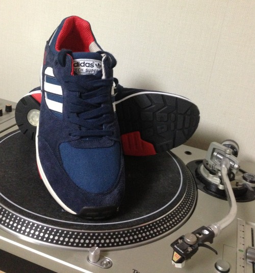 nzanza1214:  ADIDAS / TECH SUPER 