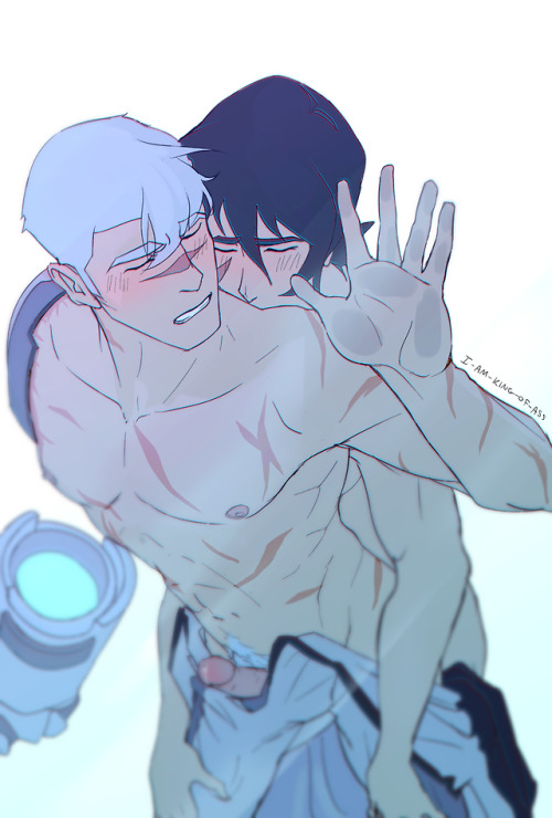 i-am-king-of-ass:horny bottom shiro likes getting dicked down send tweet