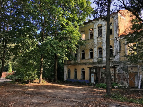 Dugino mansion