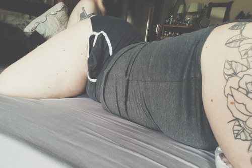 donttouchmyarse: Booty grabs ❤