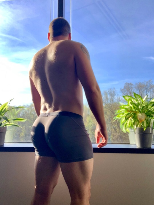 deafxjam:  My office doubles as a changing room. 