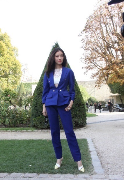 NI NI wearing CHRISTIAN DIOR RESORT 2014