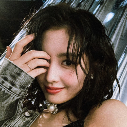 Momo - Grunge Aesthetic