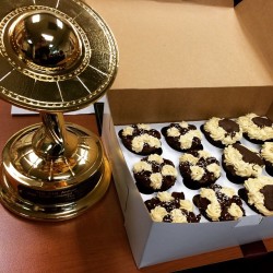 DAY FIFTY-NINE. Fun Friday: @braggart&rsquo;s birthday cupcakes and, oh yeah, a SATURN AWARD. #the100 #whatagoodday