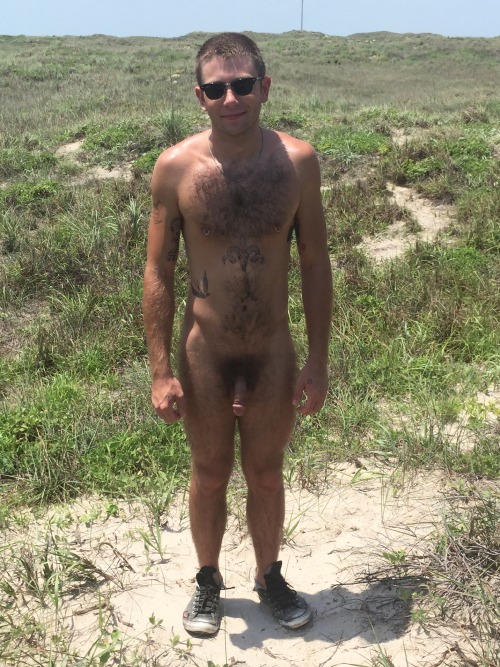 robertinhoutx:  Nude beach bum