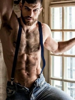 everyonewantsoneofthem: Nipples and suspenders 