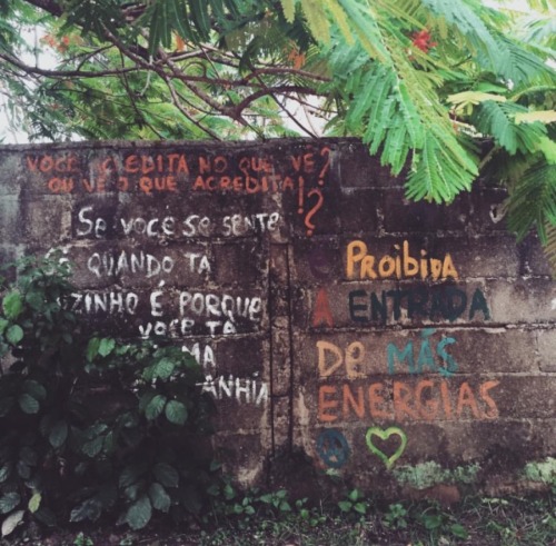  A alegria não está nas coisas, está em nós. 