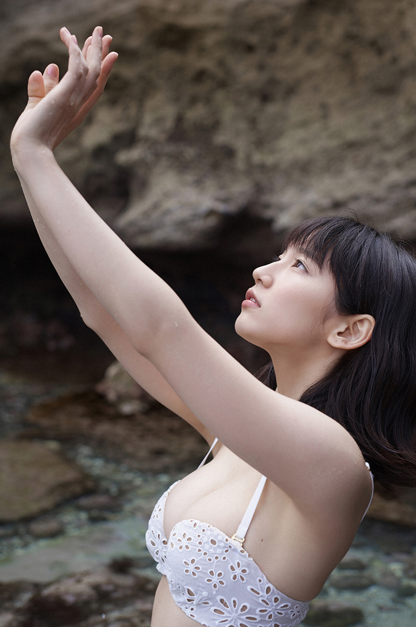 gravure-glamour:  Riho Yoshioka