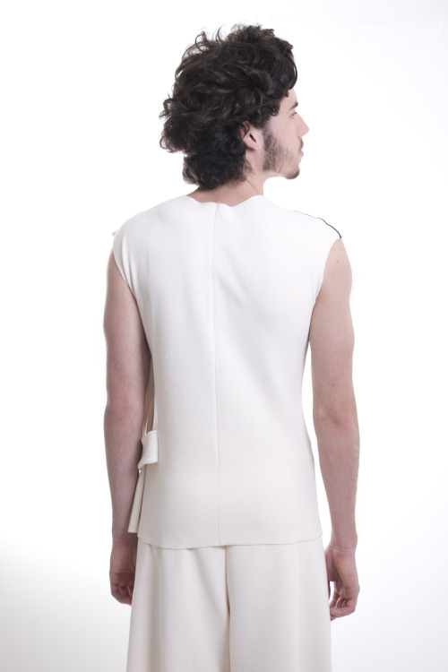 VARGAS Bouclê Tanktop[Available on avantvargas.loja2.com.br/5593161-Regata-Boucle]