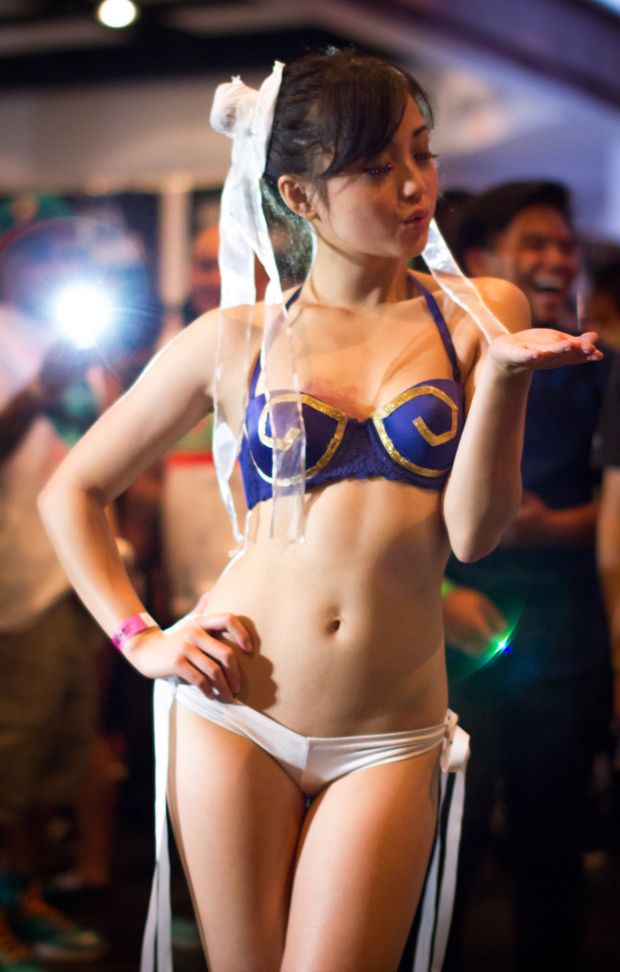 cosplaygirl:  Chun Li Kiss ^_^ | Flickr - Photo Sharing!