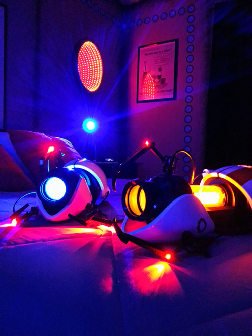 insanelygaming: Portal Bedroom Created by BlondeChell