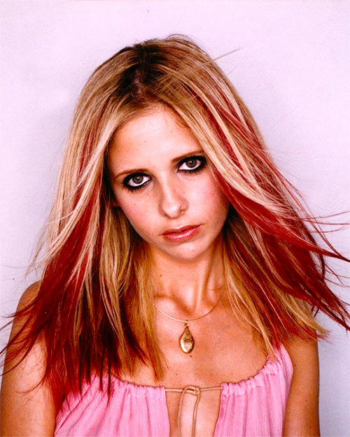 dushku:SARAH MICHELLE GELLAR for Nylon (2000) Photographed by Robert Erdmann