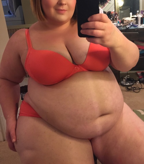 xldinnerbelle:  Birthday fattening. ;) porn pictures