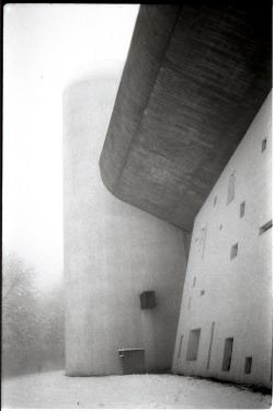 larameeee:  Notre Dame du Haut, Le Corbusier,