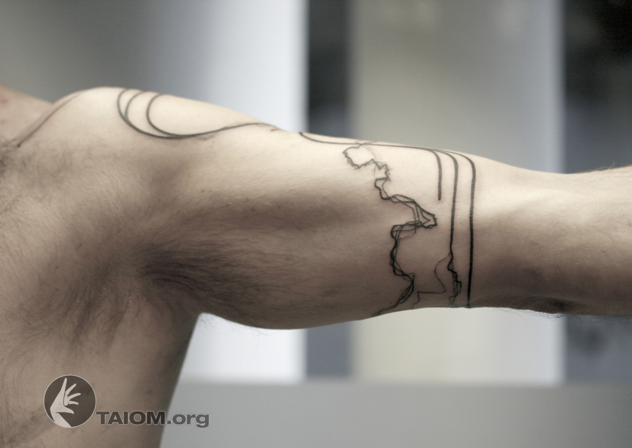 taiomqt:  Abstract lines.at Dublin Ink Tattoo - Dublin, Ireland - 2013