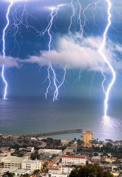 ode-to-the-world:  Long Exposure Lightning Storm