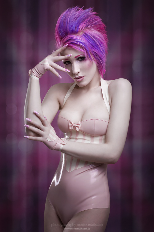 peachylingerie:  Pink love by Moritz Maibaum! adult photos