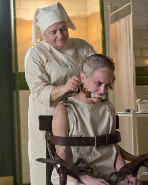 gentlemankidnapper:Promotional pictures of Eva Green helpless in the TV Serie Penny Dreadful