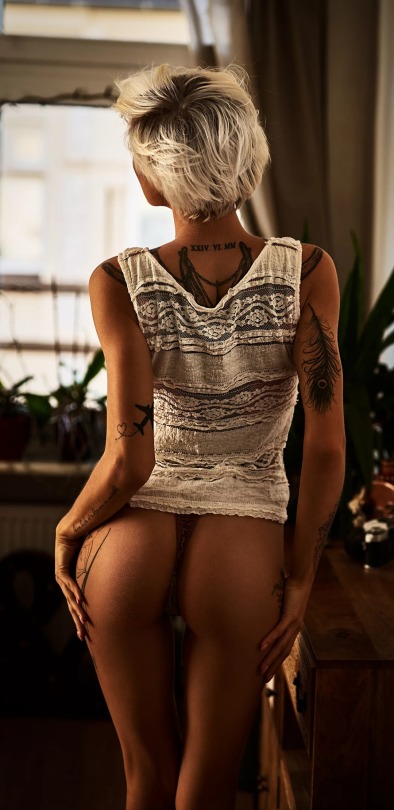 arnold-ziffel:  She had this way… of taking all my words away… 