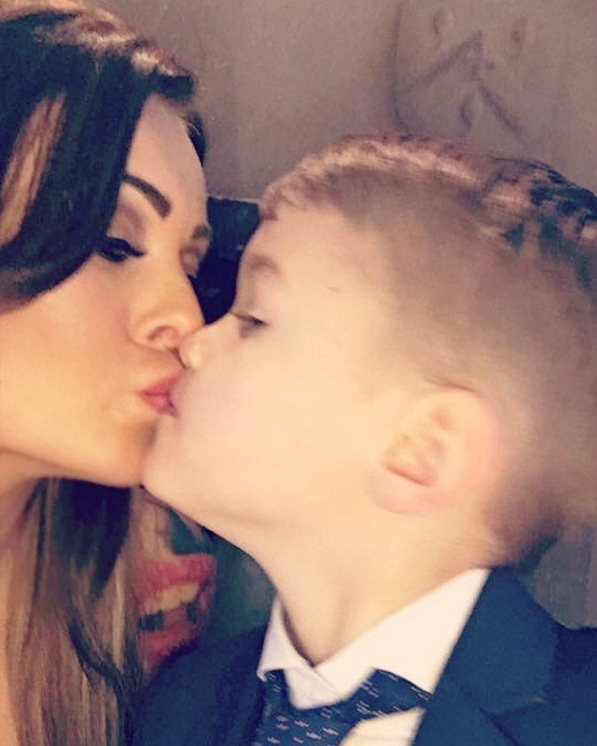 Me and my gorgeous boy having a smooch 😘😘 by charleyatwell